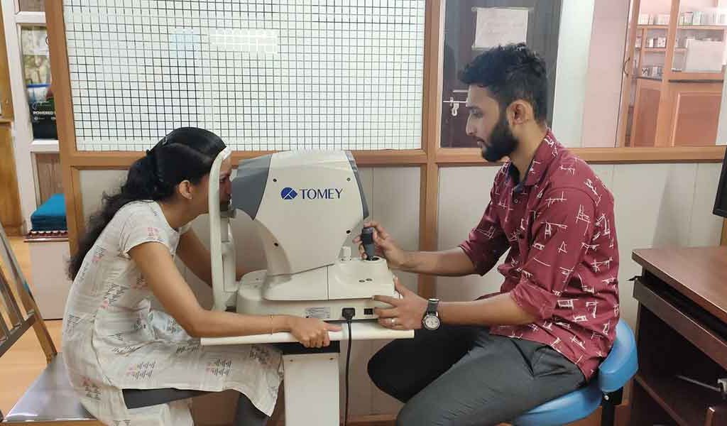 Jom Johnson Optometrist skills Professional India Cademix Institute of Technology