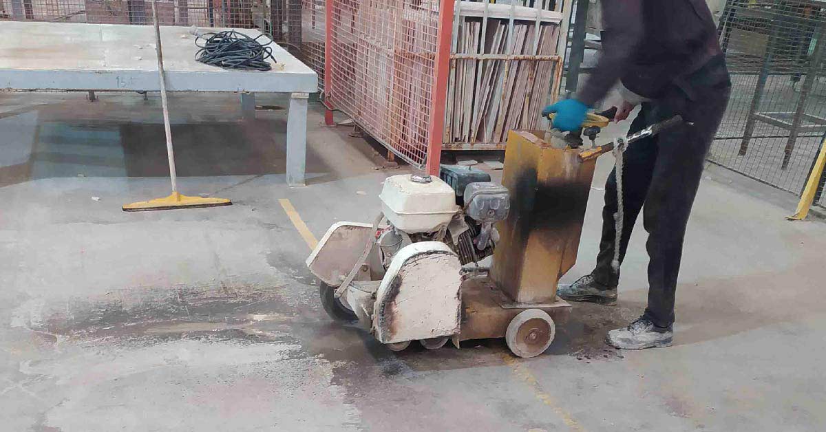 Concrete-gravity-Floor-cutting-machine