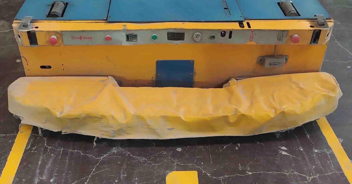 TGV Vehicle robot top view yellow electrical photo by CX317 in an article in Cademix Magazine