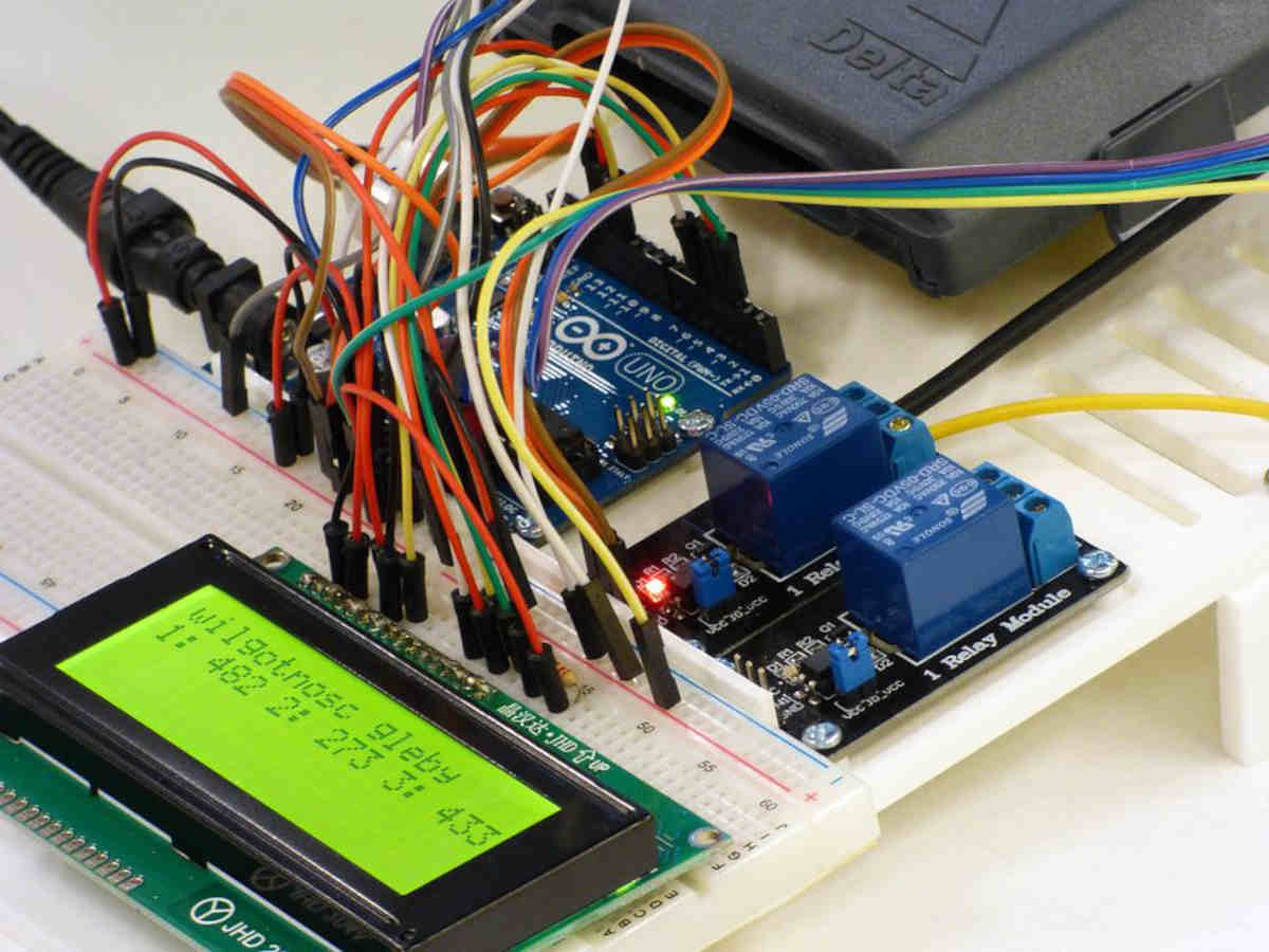 Example of circuit connection for an arduino project