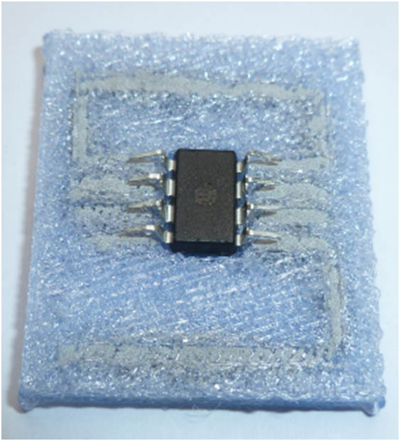 Multimaterial with electronic chip